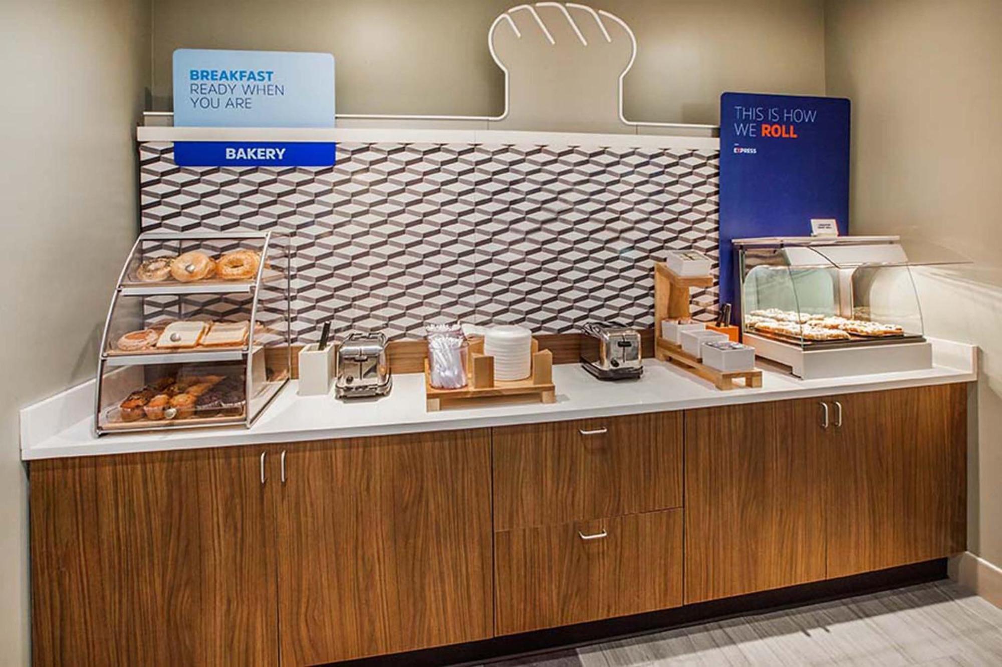 Holiday Inn Express Hotel & Suites Mount Airy By Ihg Екстер'єр фото