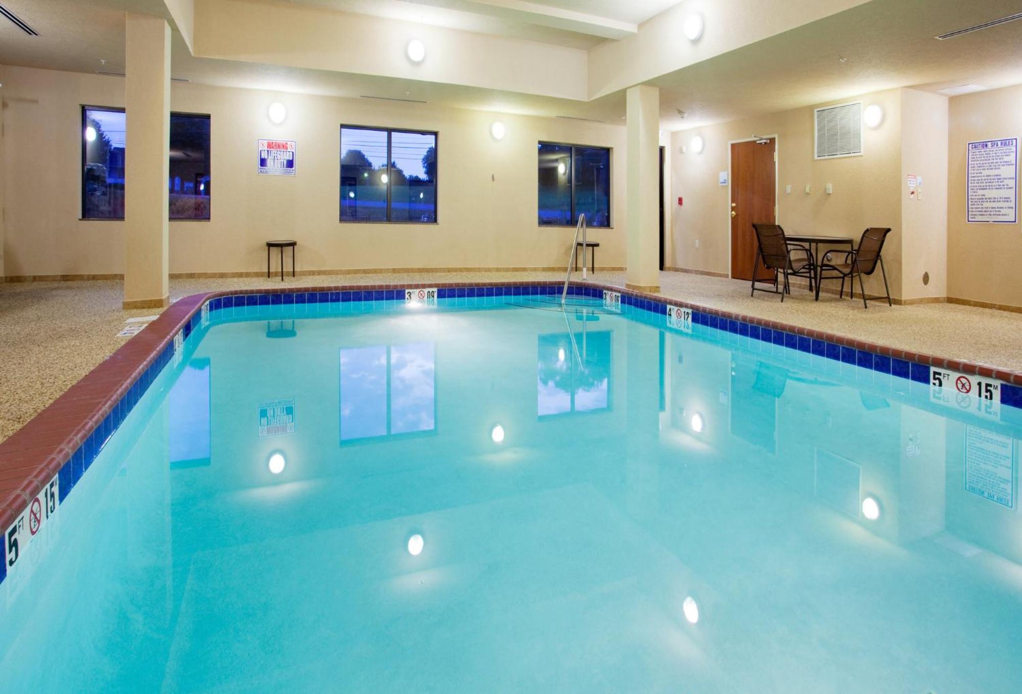 Holiday Inn Express Hotel & Suites Mount Airy By Ihg Екстер'єр фото