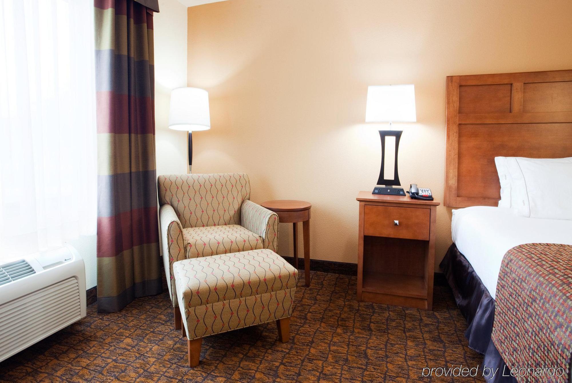 Holiday Inn Express Hotel & Suites Mount Airy By Ihg Номер фото