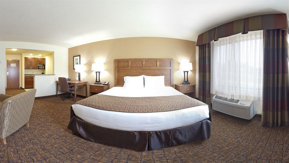 Holiday Inn Express Hotel & Suites Mount Airy By Ihg Екстер'єр фото